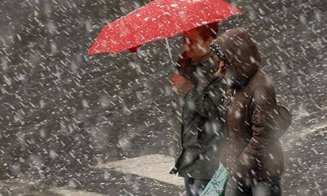 ANM: COD GALBEN de ploi, lapoviţă şi ninsoare. HARTA zonelor afectate