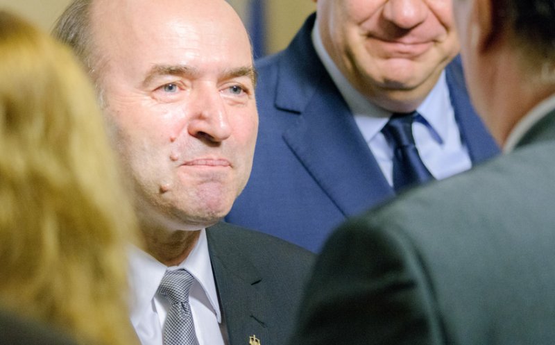 Tudorel Toader cere Ministerului Public şi DNA desecretizarea protocoalelor SRI
