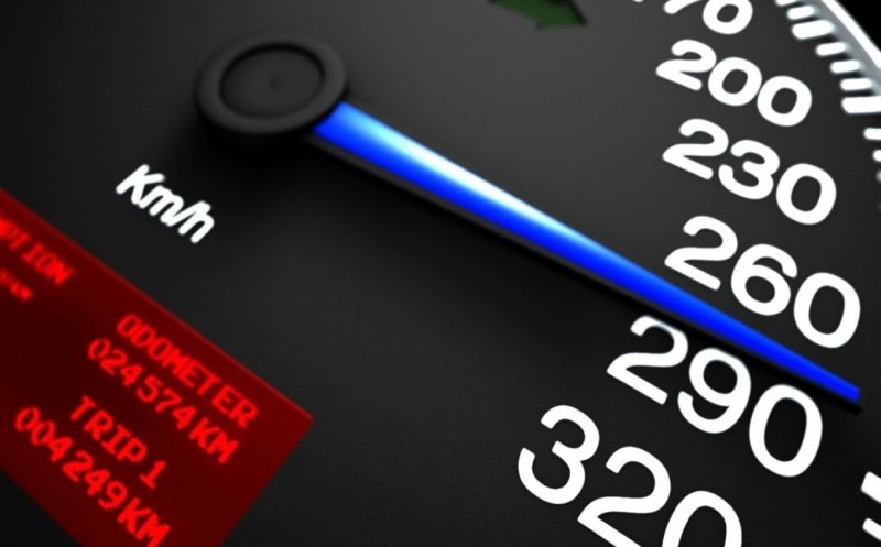 Săptămâna vitezomanilor pe autostrăzi. Şoferi depistaţi cu peste 200 de km/oră pe  Turda-Gilău