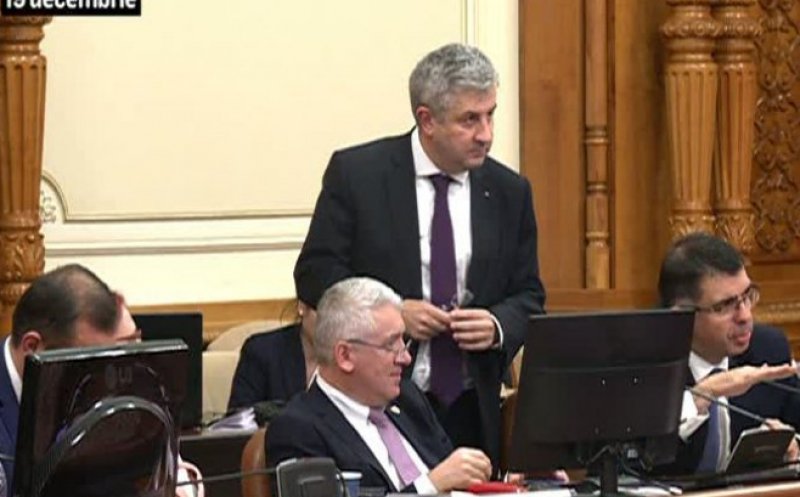 Protest în Parlament pe legile Justiţiei. Mesaj USR: #FaraPenali