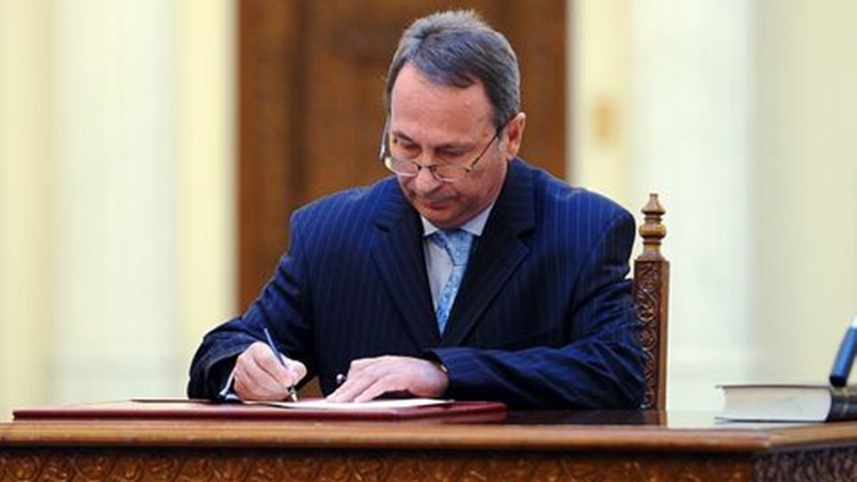 CCR a admis parţial sesizarea privind superimunitatea judecătorilor constituţionali