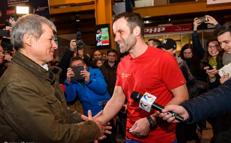 Uşeriu, aşteptat de Cioloş pe Aeroportul din Cluj