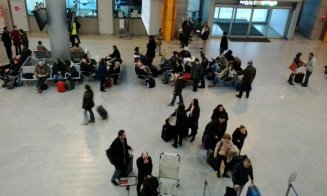 Ninsoarea întârzie zborurile la Cluj