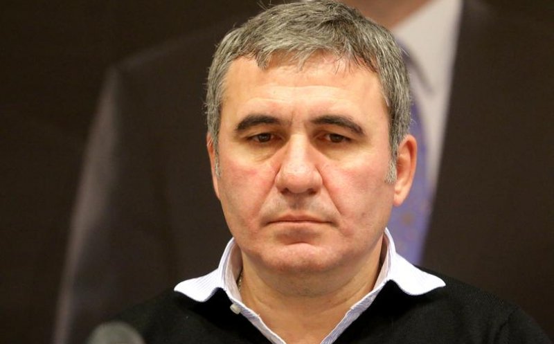 Hagi anunţă că își vinde fiul. Cu ce preț
