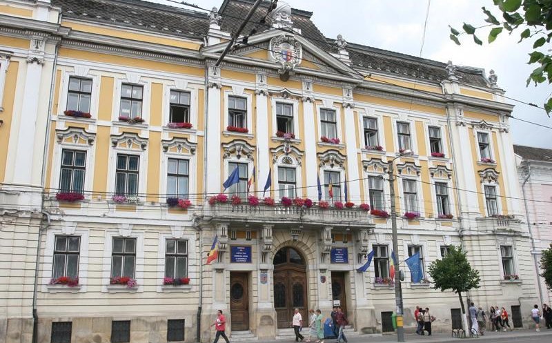 Visul tău e să lucrezi la stat? Ce posturi sunt disponibile acum în judeţul Cluj