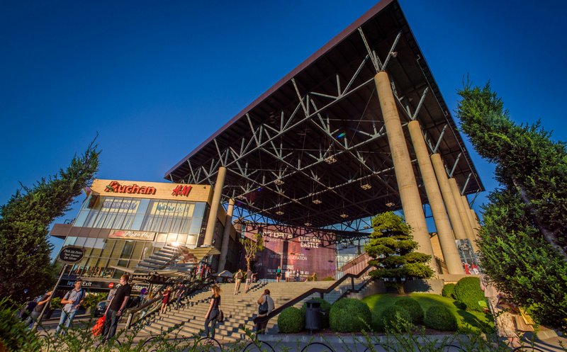 Ouă încondeiate, decoraţiuni şi ateliere pentru copii, la Târgul cadourilor de Paşte, de la Iulius Mall Cluj