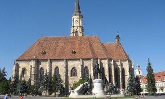 Paştele Catolic, sărbătorit la Cluj. Credincioşii au mers la Biserică la Slujba de Înviere şi au luat lumină de Paşti