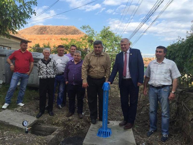 Au început lucrările pentru alimentarea cu apă a satelor din Baciu. Anunţ pentru locuitori