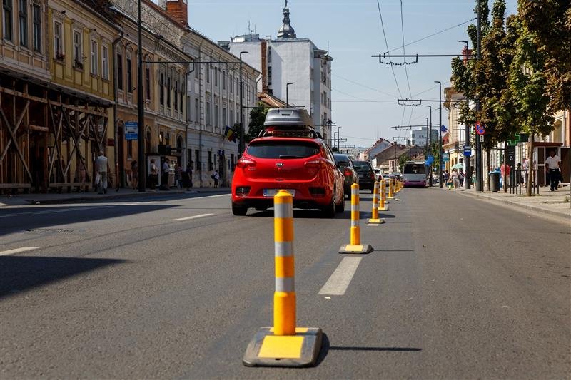 Ce le transmite Boc taximetriştilor care se plâng că pierd clienţi din pricina benzilor dedicate