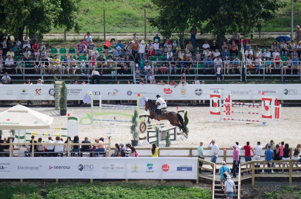 LIVE. Începe sezonul de hipism la Salina Equines