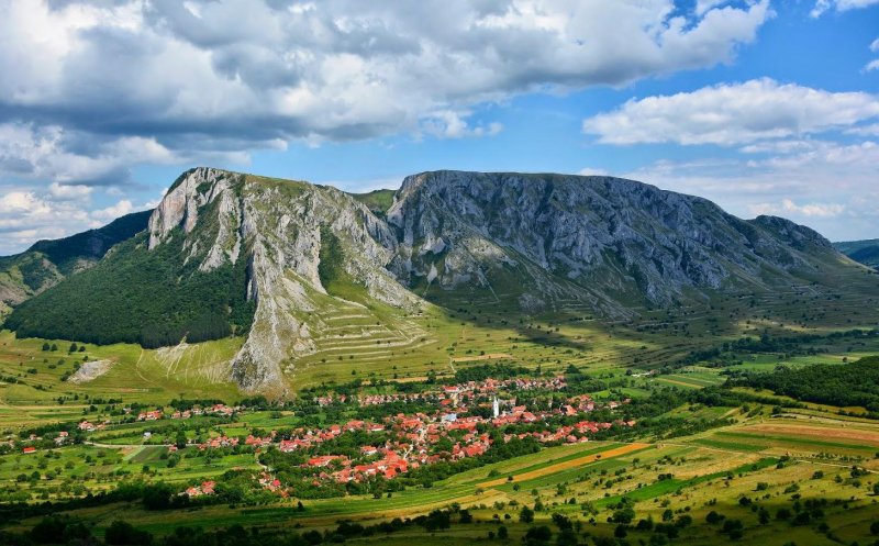 Peisaje din România unice în lume. Unul e "la doi paşi" de Cluj şi e îndrăgit de iubitorii de sporturi extreme şi drumeţii