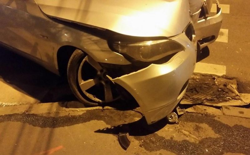 Şoferul care şi-a "înfipt" BMW-ul într-un stâlp de iluminat şi a fugit era băut