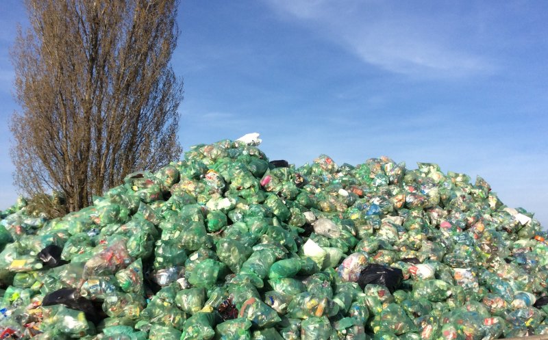 Munte de deșeuri, strâns la Cluj din cinci județe