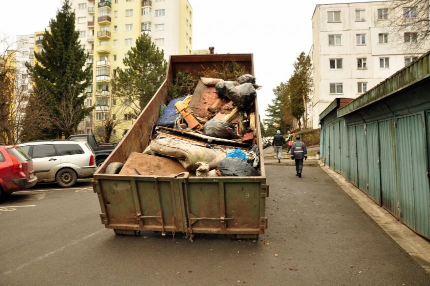 Mănășturenii și-au curățat cartierul de gunoaie