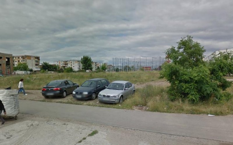 La naiba cu parcul vostru! Clujenii îşi apără cu disperare garajele de tablă