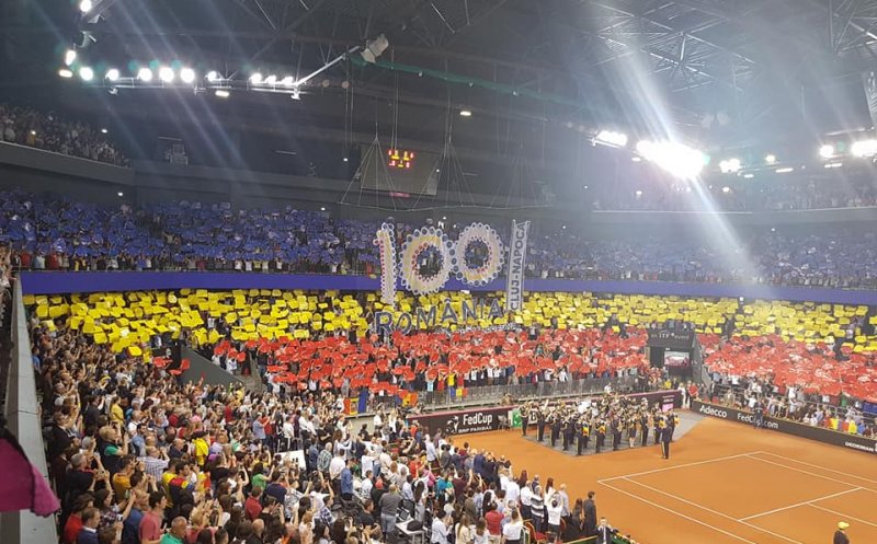 Ministrul Sportului și Ionuț Lupescu în tribune la meciul de Fed Cup de la Cluj