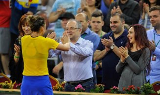 Cluj vs. Bucureşti. "De ce joacă Simona Halep la Cluj?". "Boc a făcut ceva pentru comunitate, deși are un buget de 10 ori mai mic decât Bucureștiul"