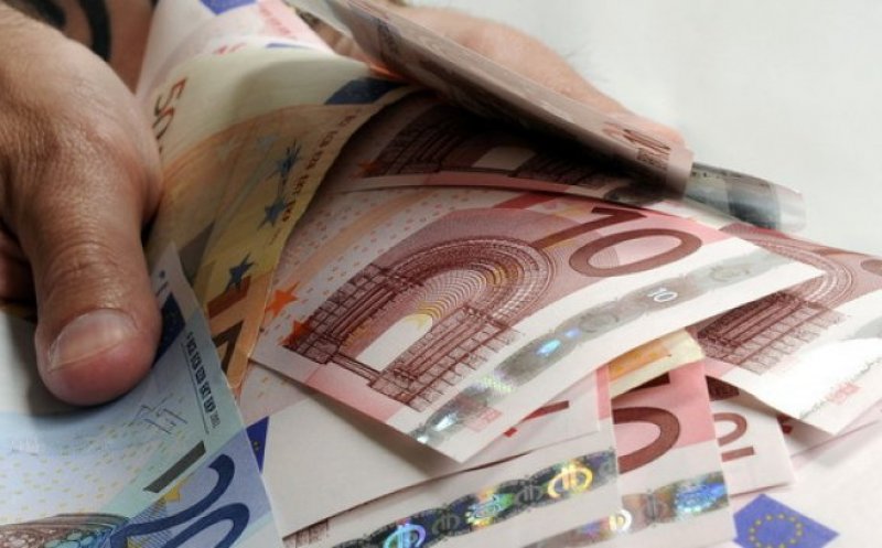 Românii care lucrează în străinătate au trimis acasă 4,9 miliarde de dolari, anul trecut