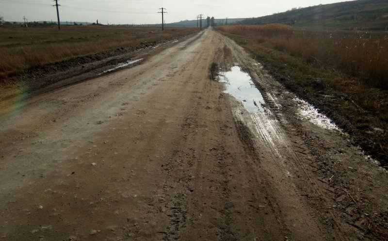 România, ţara drumurilor de pământ! Jumătate din drumurile patriei sunt expirate