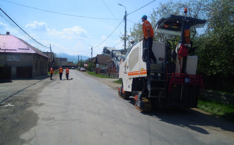 Se repară drumul spre Valea Drăganului
