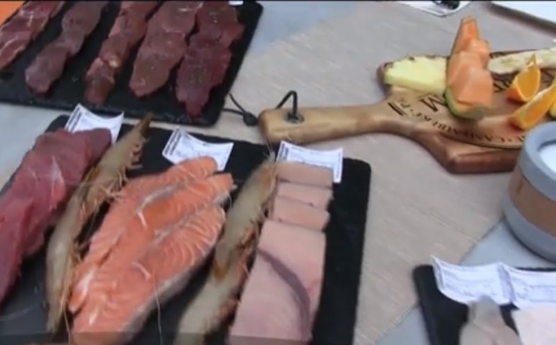 Nu vrei mici de 1 Mai? Un restaurant din Cluj serveşte carne de cangur, crocodil sau cămilă