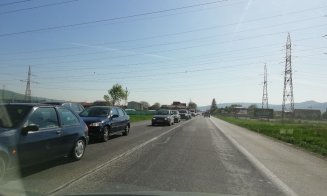 Clujenii pleacă în minivacanţa de 1 Mai. Drumul Cluj-Floreşti-Gilău, blocat