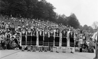 Amintiri din Clujul de altădată. 1 Mai Muncitorsc  în Hoia: "Stătea om lângă om, toată lumea venea la mici și bere"