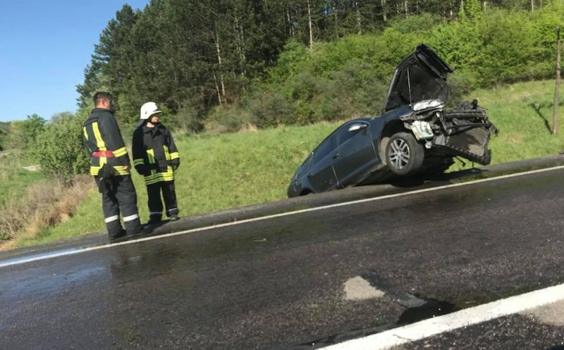 Accident pe drumul spre Oradea. S-a răsturant în şanţul de pe marginea drumului
