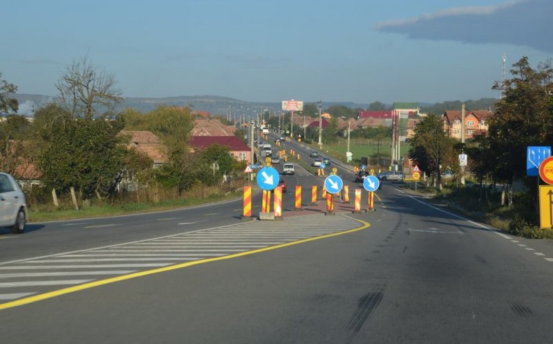 Borduri pe mijlocul DN1, lângă Cluj-Napoca! "CNAIR a recunoscut că sunt executate prost, dar şantierele zac abandonate de un an"