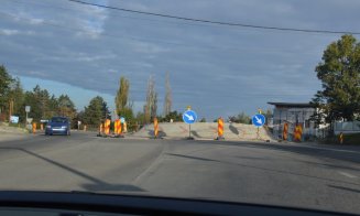 Borduri pe mijlocul DN1, lângă Cluj-Napoca! "CNAIR a recunoscut că sunt executate prost, dar şantierele zac abandonate de un an"