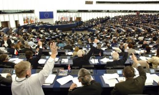Maria Grapini l-a „certat” pe preşedintele Franţei, în plenul Parlamentului European. Cum a reacţionat Macron