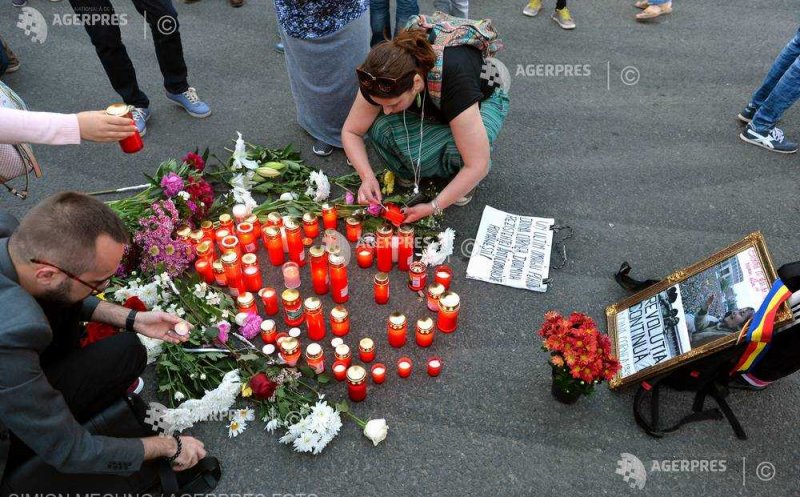 Omagiu adus Doinei Cornea în Piaţa Victoriei din București