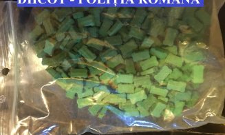 Cocaină, LSD, ecstasy! Doi traficanţi de droguri, prinşi în flagrant la Cluj