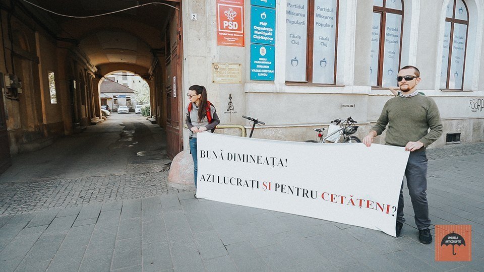 Preşedintele PSD Cluj a vrut să stea de vorbă cu protestatarii. Nu prea i-a ieşit