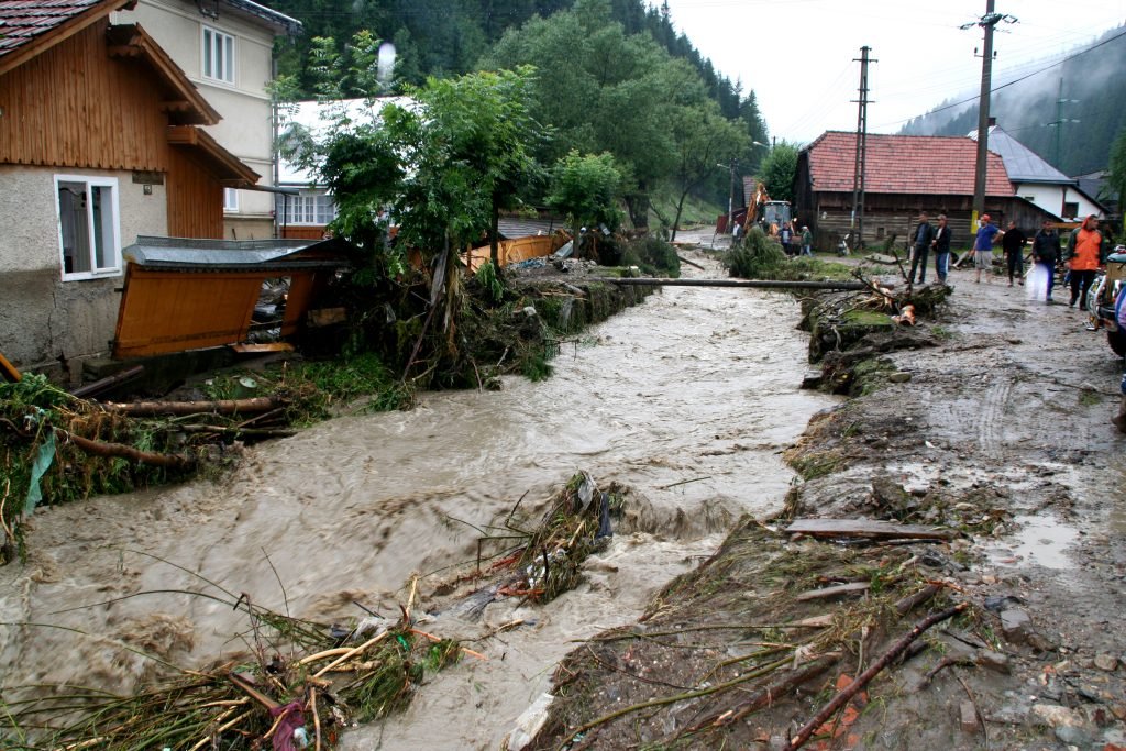 Vin inundaţiile! Cod galben până joi pentru județul Cluj și alte 18 județe