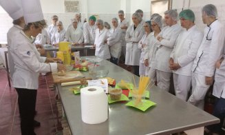 Maeștrii italieni pregătesc viitorii gastronomi din Cluj