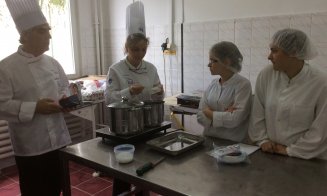 Maeștrii italieni pregătesc viitorii gastronomi din Cluj