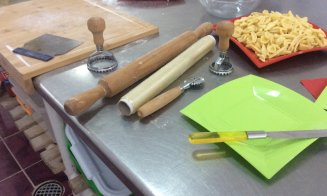 Maeștrii italieni pregătesc viitorii gastronomi din Cluj