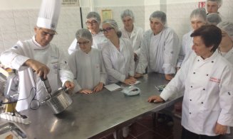 Maeștrii italieni pregătesc viitorii gastronomi din Cluj