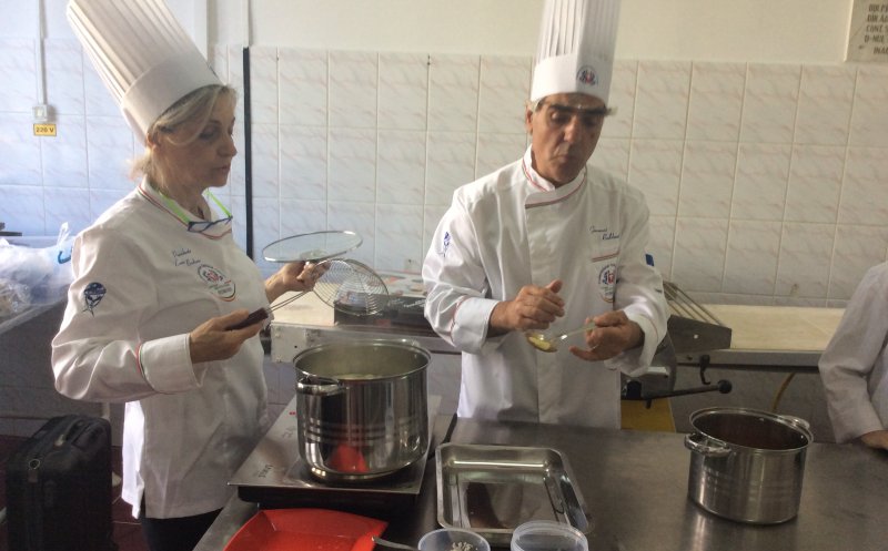 Maeștrii italieni pregătesc viitorii gastronomi din Cluj