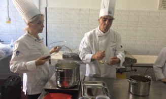 Maeștrii italieni pregătesc viitorii gastronomi din Cluj