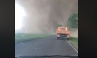 Vremea a luat-o complet razna! O tornadă apărută din senin a rănit cel puţin două persoane