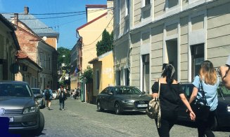 #PietonalePentruPietoni.  O stradă din centrul Clujului se transformă în living urban, animat de artişti: "Centrul vechi e mai mult decât o parcare"