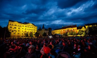 Mii de clujeni la teatru în aer lier, la finele primei seri din cadrul Zilelor Clujului 2018