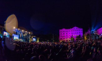 Mii de clujeni la teatru în aer lier, la finele primei seri din cadrul Zilelor Clujului 2018
