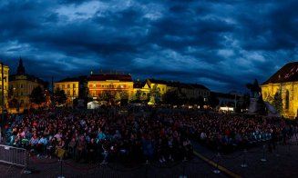 Mii de clujeni la teatru în aer lier, la finele primei seri din cadrul Zilelor Clujului 2018