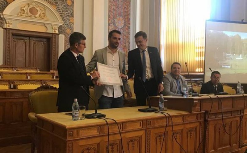 Rectorul UBB, alături de "U" Cluj. Fotbaliştii, felicitaţi pentru promovare