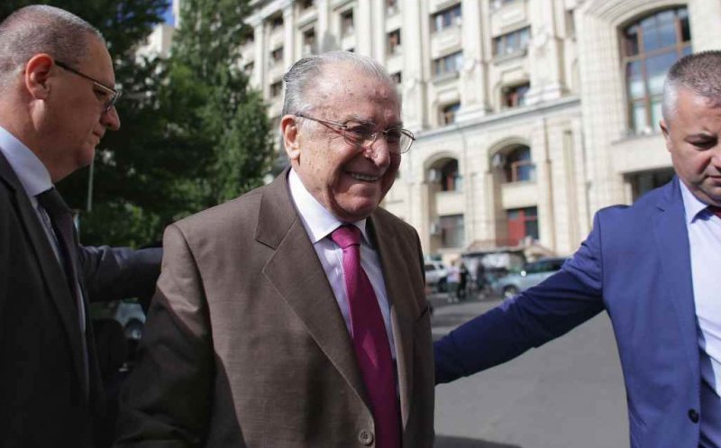 Ion Iliescu, gest surprinzător la Parchetul General, când i s-a strigat "CRIMINALULE"!