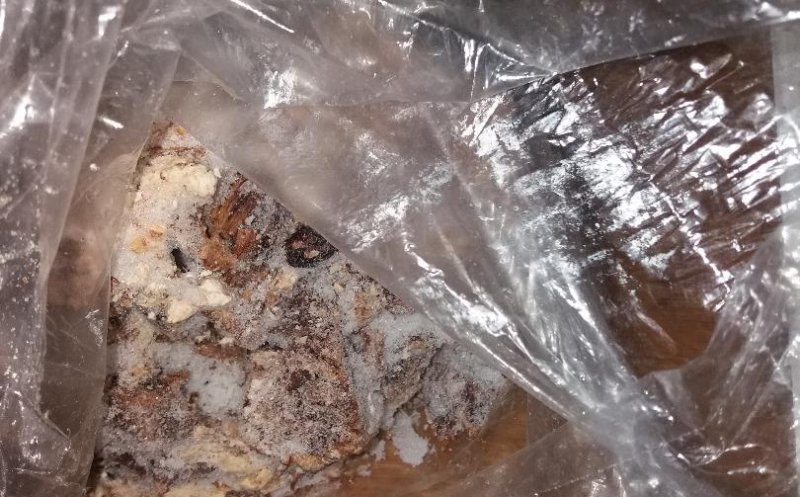 Carne stricată la un fast food din Cluj. Ce amendă a dat Protecția Consumatorilor