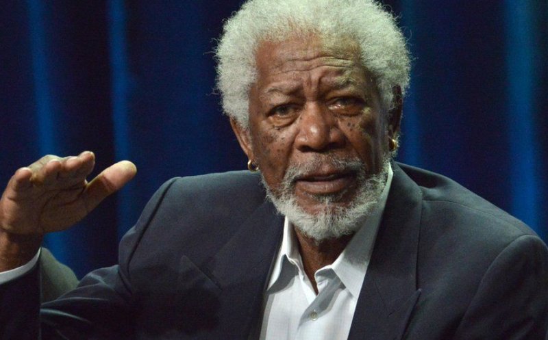 Morgan Freeman, acuzat de hărţuire sexuală. „Tot încerca să-mi ridice fusta şi m-a întrebat dacă port lejerie intimă”